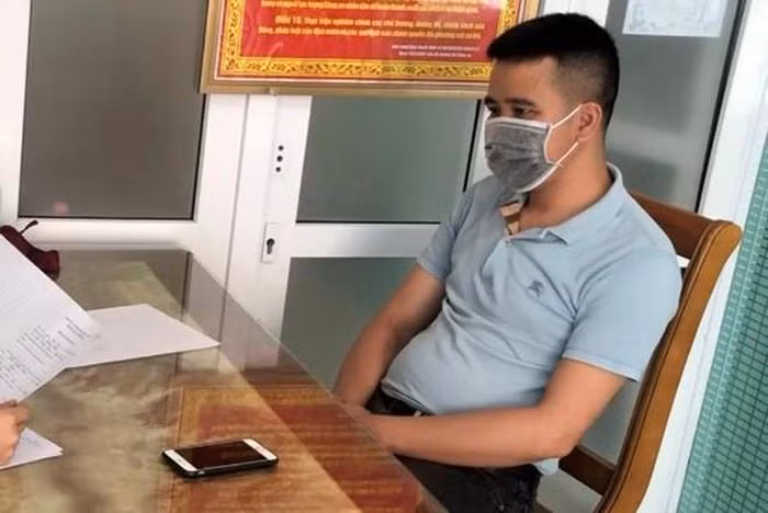  Thuê xe tự lái mang đi cầm cố lấy tiền ăn tiêu: Do đang cần tiền để trả nợ cá nhân, ngày 18/10/2020, Trần Quang Thịnh (SN 1980, trú TP Cẩm Phả, tỉnh Quảng Ninh) đã thuê xe ô tô nhãn hiệu KIA Cerato trị giá 616.400.000 đồng của P.T.K. (ở TP Hạ Long) sau đó tự ý cầm cố cho anh P.T.L lấy số tiền 210 triệu đồng để trả nợ. Ngày 1/10, Công an tỉnh Quảng Ninh cho biết, vừa đề nghị VSKND cùng cấp truy tố Thịnh.