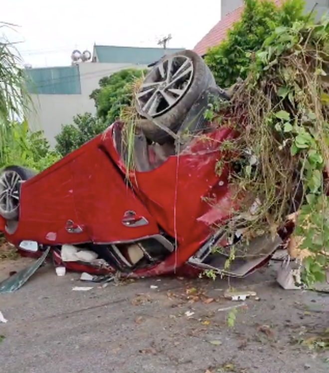 Hiện nguyên nhân vụ tai nạn ô tô ở Bắc Ninh khiến 6 người thương vong đang được cơ quan chức năng điều tra, làm rõ. 