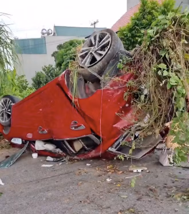 Hiện nguyên nhân vụ tai nạn ô tô ở Bắc Ninh khiến 6 người thương vong đang được cơ quan chức năng điều tra, làm rõ. 