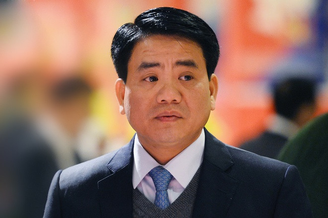 Tuy nhiên sau đó, bị can lại nói với ông Hùng không mua hóa chất của hãng với giá 8,5 Euro/kg mà yêu cầu mua qua Công ty Arktic với giá 295.000-326.000 đồng/kg. Từ năm 2016 đến 2019, theo chỉ đạo và tạo điều kiện của ông Chung, Arktic đã nhập khẩu hơn 489 tấn chế phẩm với tổng chi phí 115,7 tỷ đồng.