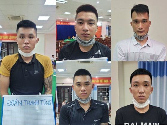  Bắt ổ nhóm “tín dụng đen” với lãi suất 730%/năm: Ngày 3/10, Công an tỉnh Quảng Nam cho biết, vừa bắt 5 đối tượng cho vay nặng lãi. Theo lời khai của 5 đối tượng trên, khoảng 120 người vay tiền rải rác ở các địa bàn Hội An, Điện Bàn, Duy Xuyên, Đại Lộc, Thăng Bình với tổng số tiền cho vay khoảng 5 tỷ đồng, lãi suất từ 365%/năm đến 730%/năm, thu lợi bất chính khoảng 1,4 tỷ đồng. 