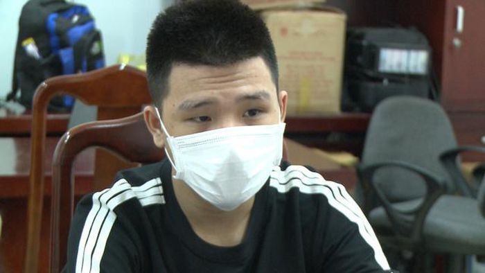  Dùng thủ đoạn tinh vi lừa đảo, chiếm đoạt gần 8 tỷ đồng: Lê Thanh Phụng (SN 2003, ở Quảng Trị) lập tài khoản Facebook ảo tham gia vào các hội nhóm của đạo Thiên chúa và kết bạn với các Linh mục, Sơ rồi nhắn tin làm quen. Sau đó, Phụng gỏ ý muốn chuyển tiền làm từ thiện. Khi nạn nhân cung cấp các thông tin cá nhân Phụng lừa đảo chiếm đoạt gần 8 tỷ đồng. Công an tỉnh Thừa Thiên Huế cho biết, Phụng vừa bị Công an tỉnh này bắt giữ. 