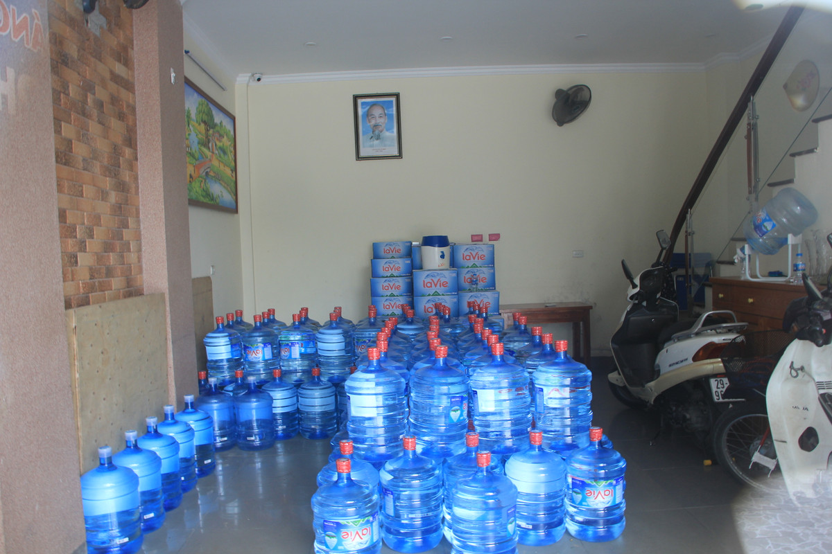 Sau đó, H.A. bị nôn nhiều, được gia đình đưa đi bệnh viện cấp cứu. Tuy nhiên phía bệnh viện xác nhận cháu đã tử vong trước khi đưa vào viện và trên người có dấu hiệu bị bạo hành nên đã báo Công an. UBND quận Bắc Từ Liêm cho biết sau khi nhận được thông tin, đơn vị đã chỉ đạo Phòng giáo dục và đào tạo, Trường tiểu học Xuân Đỉnh, UBND phường tìm hiểu, thăm hỏi, động viên gia đình.