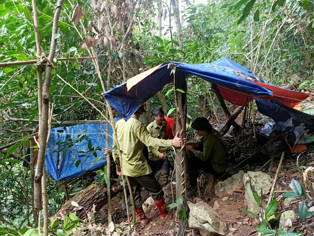 Mo vang lau cua tuong cuop nam xua tiep tuc bi khai thac trai phep