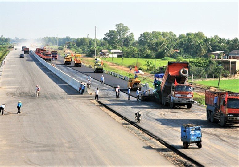 Công trình giao thông, xây dựng. 