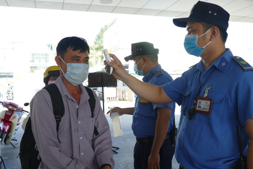 Dịch vụ công ích; dịch vụ bảo vệ; trạm thu phí sử dụng đường bộ; dịch vụ tư vấn xây dựng; dịch vụ vệ sinh môi trường; dịch vụ quan trắc và xử lý môi trường; dịch vụ giới thiệu việc làm; dịch vụ cưới - hỏi; dịch vụ rửa xe; dịch vụ tang lễ; dịch vụ tiện ích công như cấp thoát nước, công viên, cây xanh, hạ tầng kỹ thuật, giao thông vận tải.