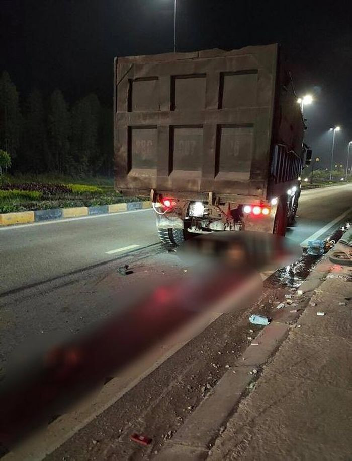  Va chạm với xe tải, 2 người phụ nữ đi xe máy tử vong: Tối 30/9, tại xã Kim Long, huyện Tam Dương, tỉnh Vĩnh Phúc chiếc xe máy chở chị Hà Thị H. (SN 1980) và chị Nguyễn Thị S. (SN 1974, cùng trú tại huyện Tam Dương) đã va chạm với xe tải do anh Trần Văn Thịnh (SN 1985, trú huyện Tam Đảo) điều khiển khiến 2 người phụ nữ tử vong tại chỗ.