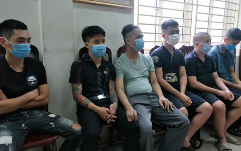 Còn 7 bị can khác Trần Thanh Tùng, Tạ Nguyễn Ngọc Tú, Đỗ Văn Dũng, Công Ngọc Nguyên, Đỗ Mạnh Hưng, Nguyễn Thọ Tùng và Nguyễn Anh Tuấn bị khởi tố và cấm đi khỏi nơi cư trú. Ngoài ra, 2 đối tượng khác trong đường dây đang bỏ trốn.