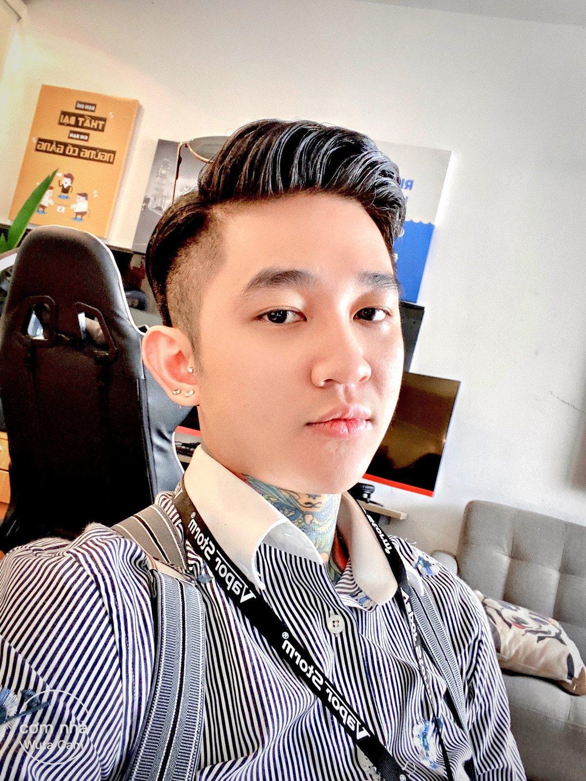 Được biết, thời gian gần đây "Hoàng Tử Gió" có lập công ty về đào tạo bán hàng và các dịch vụ khác trên mạng xã hội.