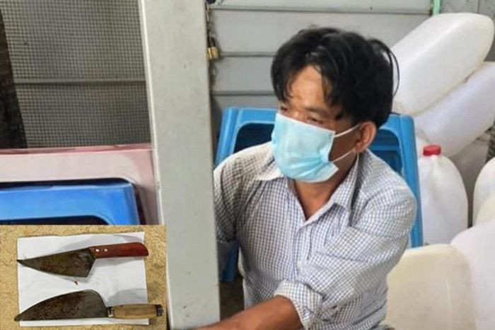  Dùng dao tấn công công an khi bị nhắc nhở: Lý Thanh Phúc (ở Sóc Trăng) bị nhắc nhở về việc bán hàng không chấp hành quy định phòng dịch ở thị xã Bến Cát, tỉnh Bình Dương. Phúc đã chửi bới rồi dùng dao tấn công lực lượng Công an. Ngày 4/10, Phúc bị Công an thị xã Bến Cát tạm giữ để điều tra. 