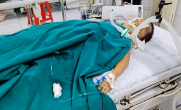  Gần 20 học sinh ngộ độc, một trẻ tử vong sau khi ăn quả Hồng Châu: Ngày 4/10, UBND huyện Văn Bàn, tỉnh Lào Cai cho biết, chiều 2/10, sau khi tan học được gia đình đón về nhà, nhóm 17 em gồm 1 học sinh mầm non, 9 học sinh tiểu học và 7 học sinh THCS, cùng trú xã Chiềng Ken đã rủ nhau lên đồi gần nhà hái quả Hồng Châu ăn và bị ngộ độc. Trong số đó có 1 em tử vong. 