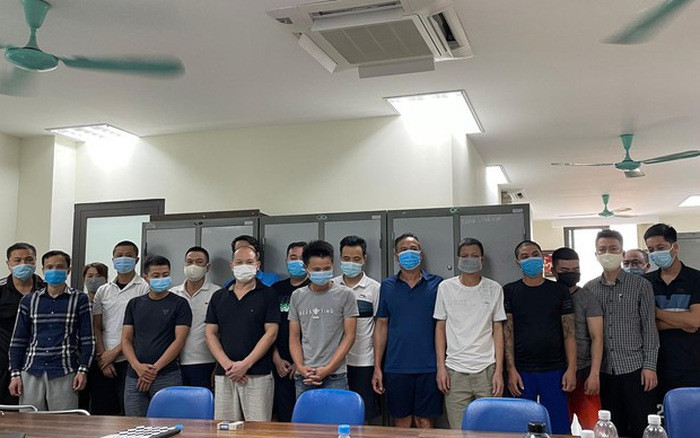 Căn cứ tài liệu, chứng cứ thu thập được, Công an quận Nam Từ Liêm đã ra Quyết định khởi tố vụ án hình sự Tổ chức đánh bạc, Đánh bạc và Đưa hoặc sử dụng trái phép thông tin mạng máy tính, mạng viễn thông. Nhóm bị can bị, khởi tố, tạm giam tội danh tổ chức đánh bạc gồm Nguyễn Minh Thành, Nguyễn Đức Nam, Dương Vũ Hoàng, Nguyễn Xuân Trường, Đinh Văn Giá, Nguyễn Trường Sơn, Vũ Tiến Duy, Bùi Nhật Anh, Trần Đức Cường và Phạm Trung Thành. 