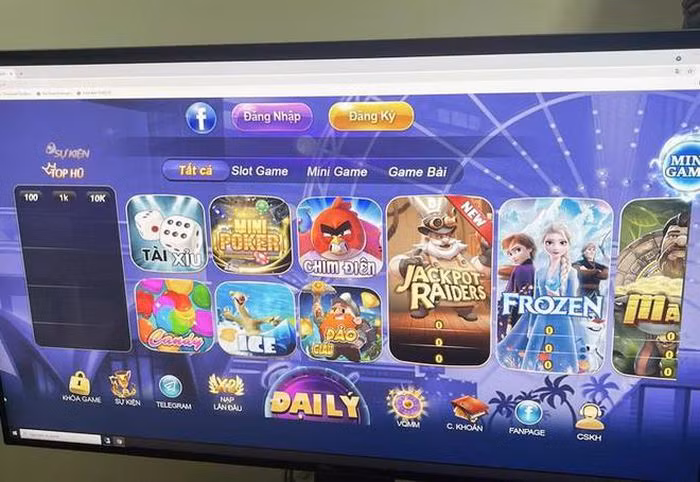 Theo tài liệu của cơ quan Công an, muốn chơi được game bài, người chơi phải nạp tiền để mua "SUM" của SUMVIP, mua "VUA" của VUACLUB (SUM, VUA là đơn vị tiền ảo quy đổi để sử dụng đánh bạc trong game) bằng các phương thức như nạp thẻ viễn thông; thanh toán ví điện tử (Viettel Pay, Momo).