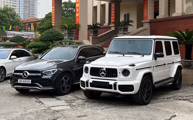 Hiện cơ quan Công an đang tạm giữ, niêm phong 13 xe ô tô trong đó có nhiều xe hạng sang như: Mercedes Benz, Porsche trị giá vài tỷ, thậm chí có xe trị giá hơn chục tỷ đồng được các đối tượng mua chưa kịp đăng ký.