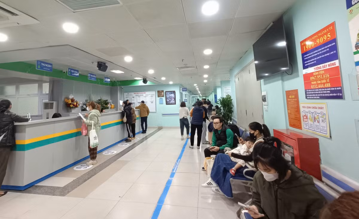 Thành lập từ năm 2009, tiền thân là Khoa khám Tự nguyện A, Trung tâm Quốc Tế – Bệnh viện Nhi Trung ương là đơn vị đầu tiên trong bệnh viện công phát triển những dịch vụ đạt chuẩn quốc tế nhằm mang đến những trải nghiệm tốt nhất cho bệnh nhi và người nhà. Trung tâm luôn tiên phong trong việc ứng dụng những công nghệ hiện đại, phương pháp điều trị mới nhất...