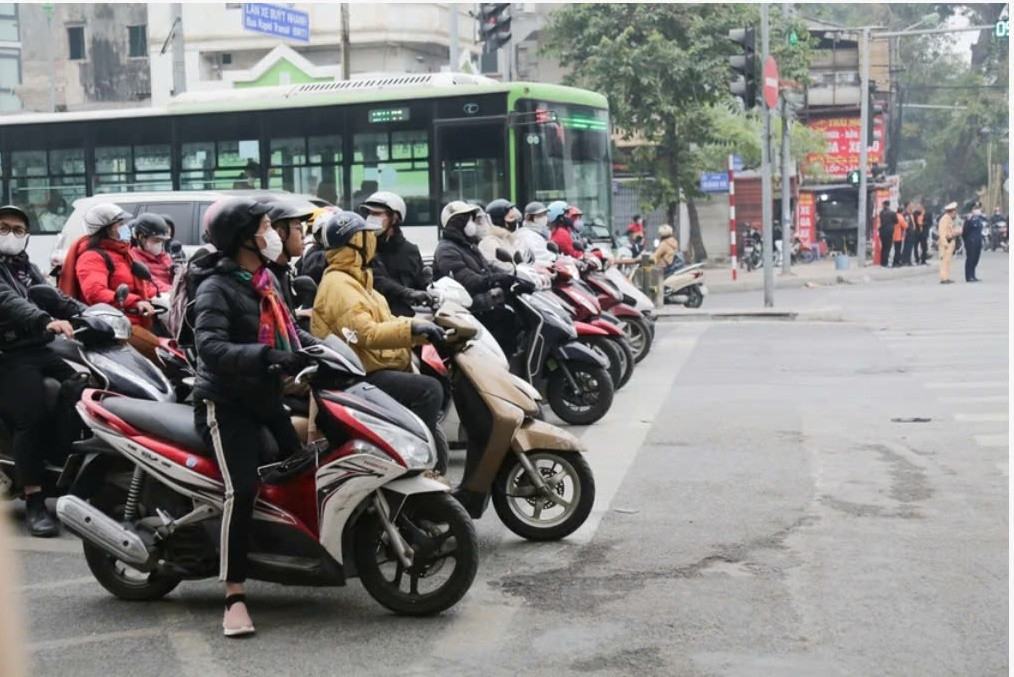 Ha Noi de xuat tang muc phat voi 107 loi vi pham giao thong