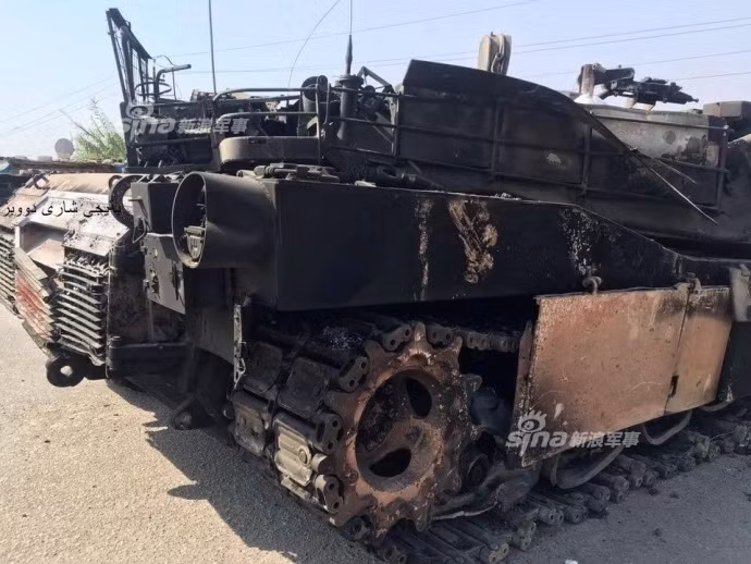 Đành rằng những chiếc M1 Abrams mà Mỹ chuyển giao cho Quân đội Iraq bị cắt giảm giáp bảo vệ - cụ thể là bỏ đi lớp uranium nghèo trong thành phần giáp phức hợp. Tuy nhiên, cấp độ bảo vệ của nó vẫn rất cao, không phải dễ dàng để xuyên phá. Nguồn ảnh: MXH Peshmerga