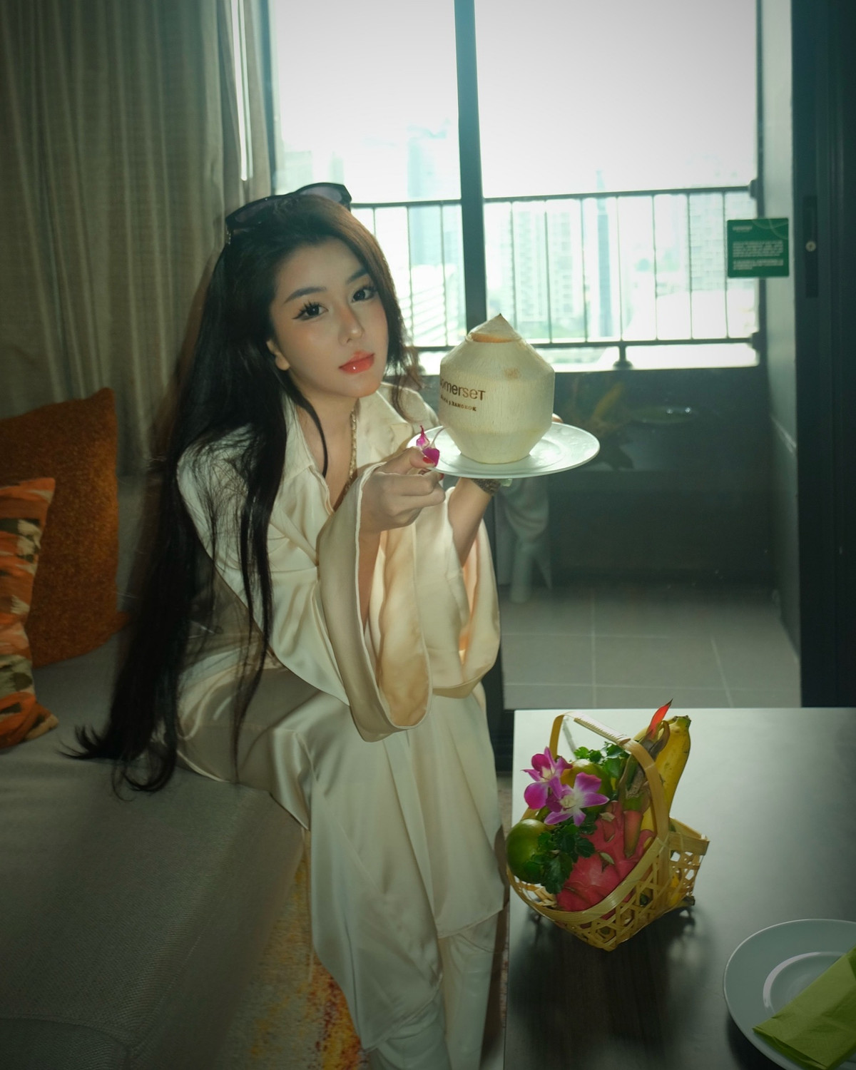 Không chỉ nổi bật bởi nhan sắc rạng rỡ, Võ Ngọc Trân còn được biết đến là một trong những gương mặt nổi bật của thế hệ hot girl 10x với lượng người theo dõi lớn trên mạng xã hội.