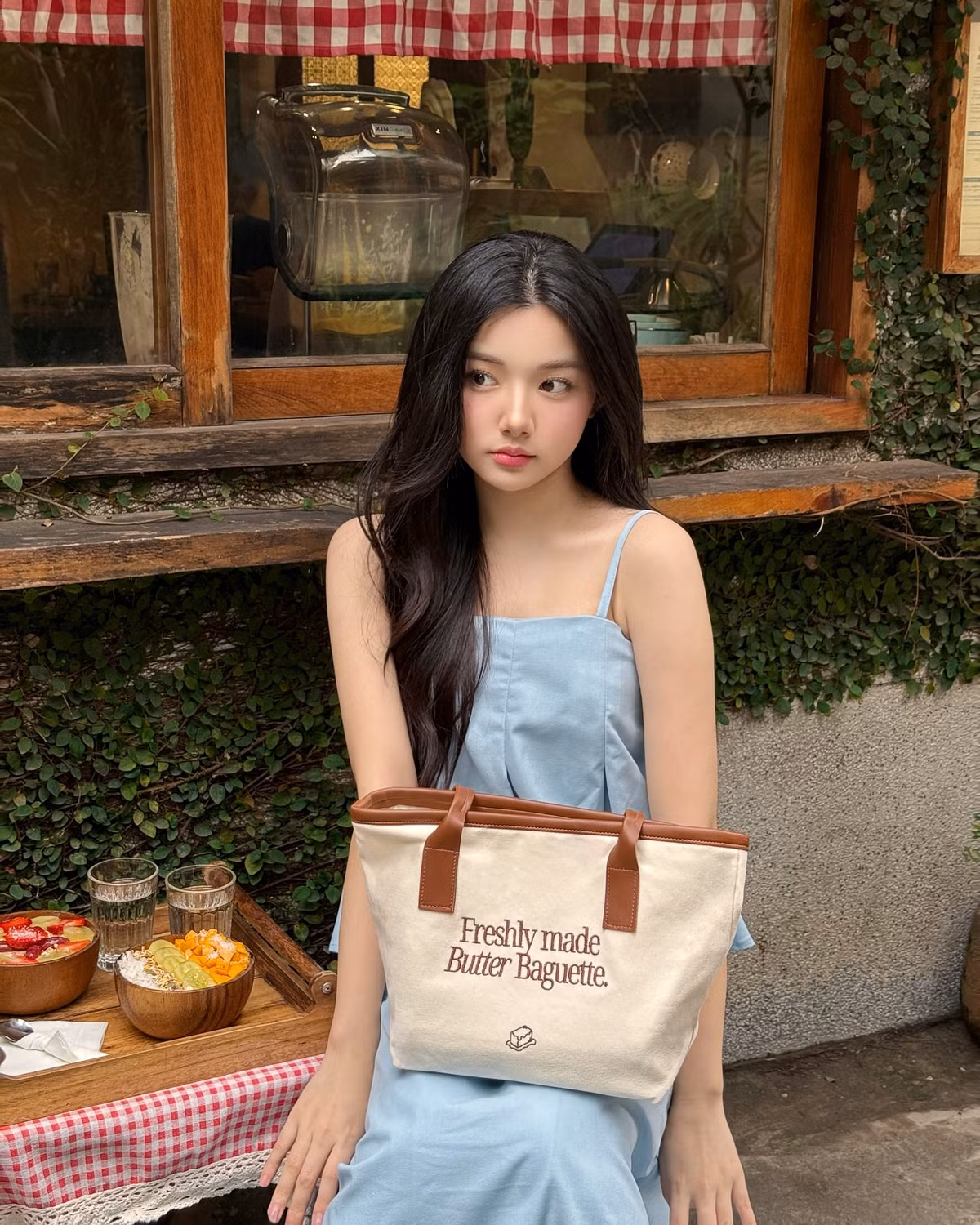 Không chỉ gây chú ý với gương mặt xinh đẹp, ngoại hình nổi bật, Quỳnh Trương còn khiến cộng đồng mạng bất ngờ khi sở hữu loạt thành tích học tập ấn tượng.