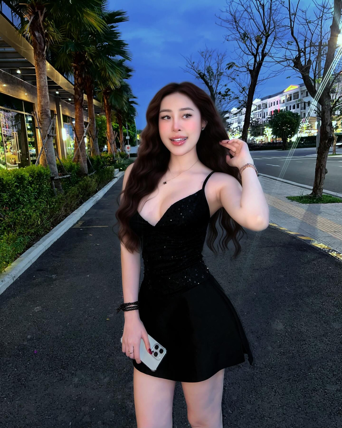 Cô nàng cũng là gương mặt quen thuộc tại các show thời trang trong nước.