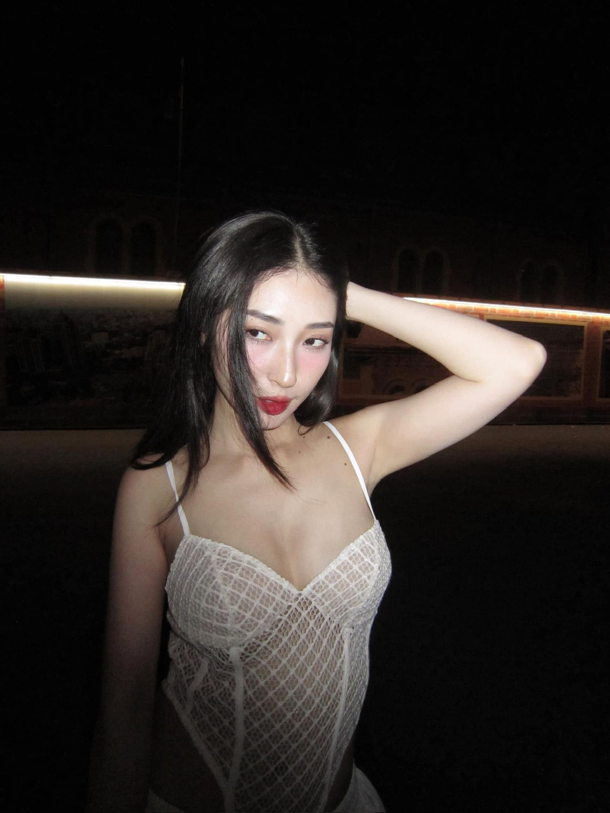 Nữ ca sĩ cũng được nhận xét ngày càng thăng hạng về nhan sắc. Ở tuổi 34, cô nàng vẫn sở hữu năng lượng tích cực cùng nhan sắc xinh đẹp, sắc sảo.