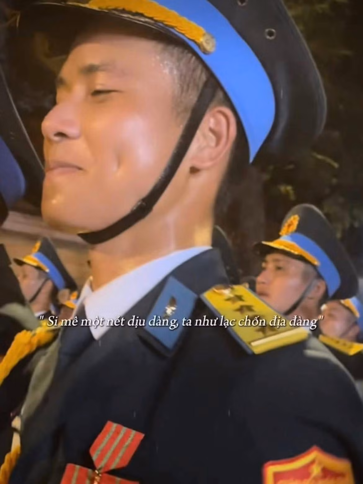 Không chỉ là một hoạt động chuẩn bị cho lễ lớn của dân tộc, màn diễn tập diễu binh năm nay bất ngờ trở thành “khoảnh khắc thanh xuân” của hàng ngàn chiến sĩ và cũng là nguồn cảm hứng cho cộng đồng mạng – nơi người ta cảm nhận được niềm tự hào, sự tôn trọng dành cho những người đang ngày đêm rèn luyện vì màu cờ sắc áo.
