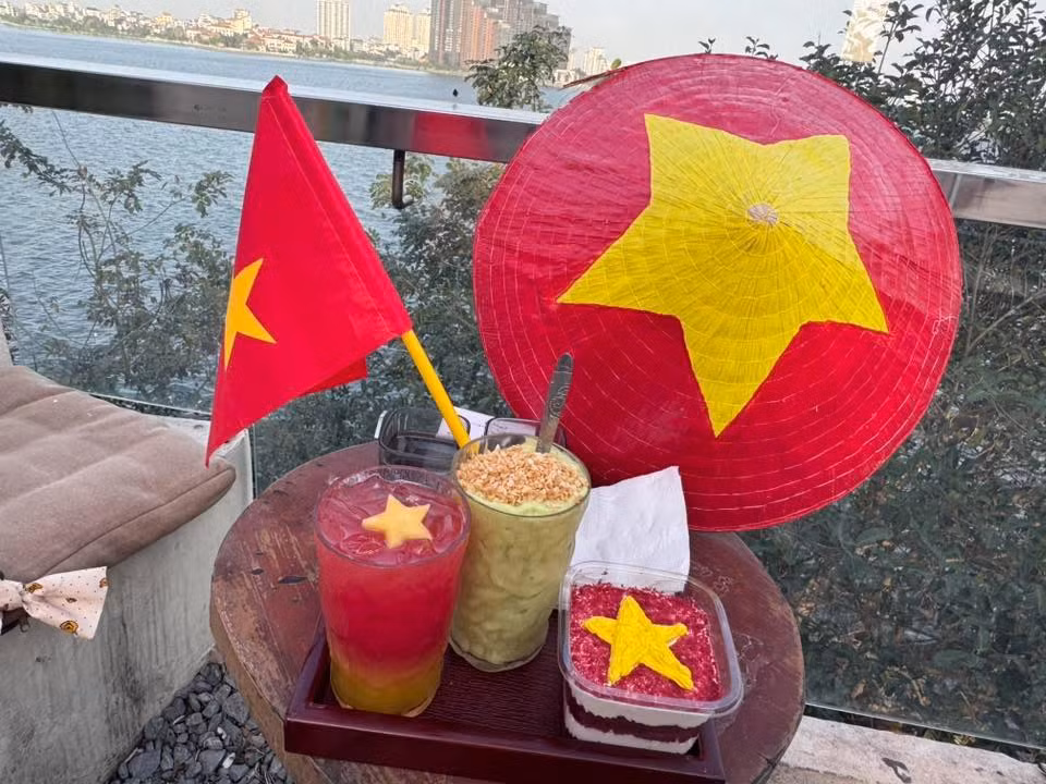 Không chỉ thể hiện sự sáng tạo trong nghệ thuật pha chế, đây còn là cách đầy tinh tế để lan tỏa tinh thần yêu nước, tự hào dân tộc trong giới trẻ.