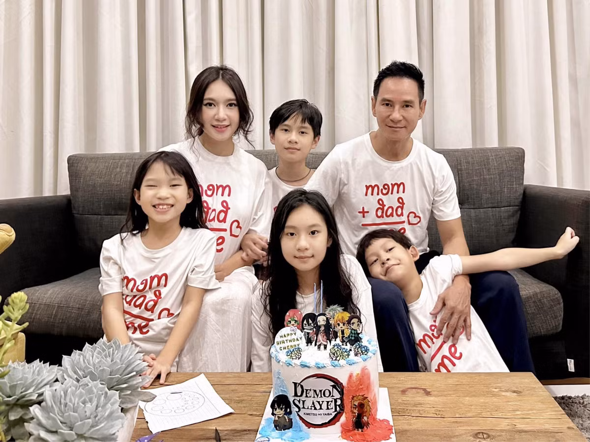 Được biết, Cherry là kết quả của một lần sinh nở đầy khó khăn mà Minh Hà từng trải qua. Chính vì vậy, cô bé luôn nhận được sự yêu thương và chăm sóc đặc biệt từ gia đình.