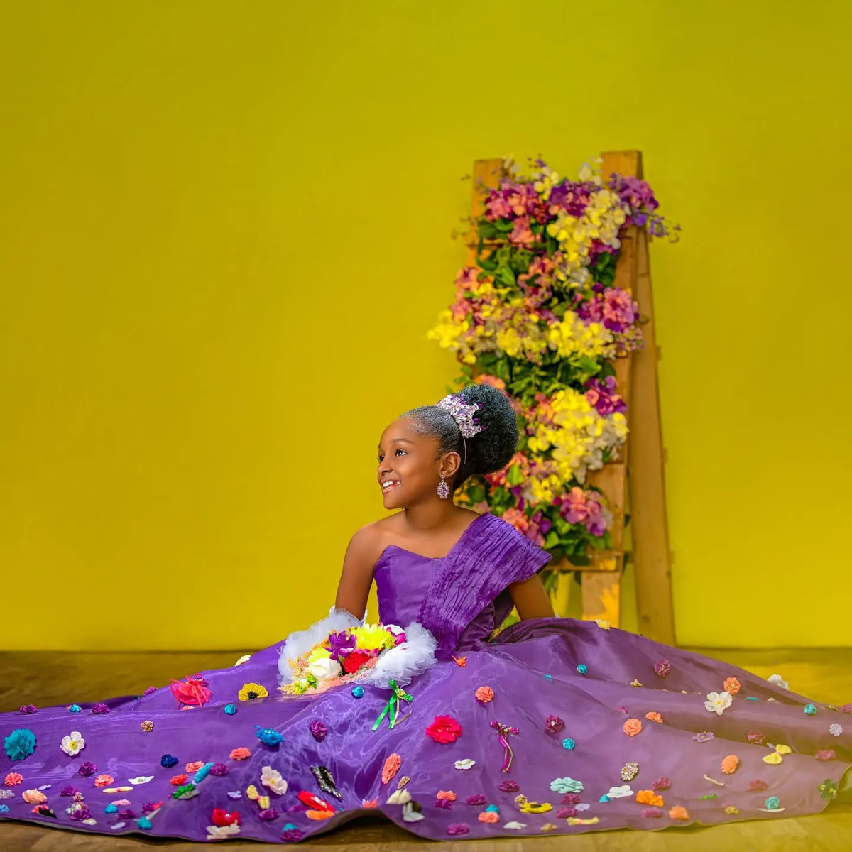 Dù không còn “ồn ào” như những năm đầu nổi tiếng, Jare Ijalana vẫn là một biểu tượng của vẻ đẹp châu Phi hiện đại – vừa cá tính, vừa sâu lắng.