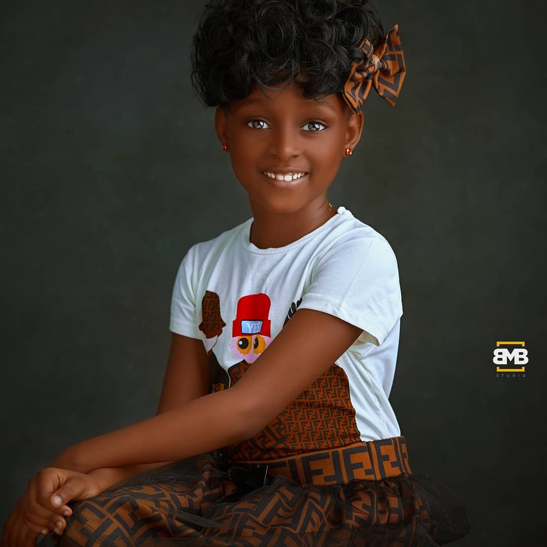 Sự nghiệp người mẫu của Jare phát triển rực rỡ dù còn rất nhỏ tuổi. Cô cùng hai chị gái của mình còn sở hữu một tài khoản Instagram chung thu hút hơn 160.000 người theo dõi – nơi ghi lại hành trình nghệ thuật và cuộc sống thường nhật của ba chị em.