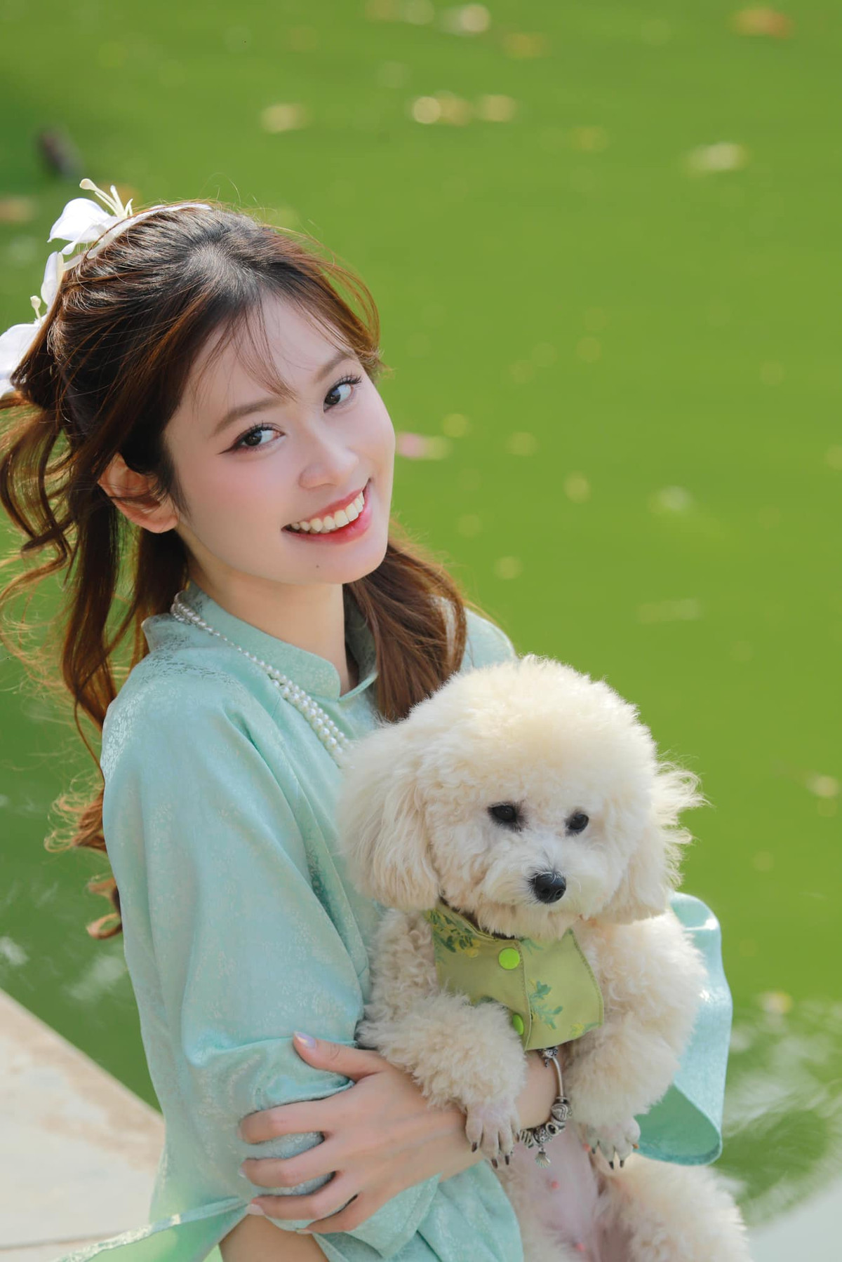 Phương Quyên cũng sở hữu nhan sắc xinh đẹp, ngọt ngào chuẩn "nữ thần thanh xuân".