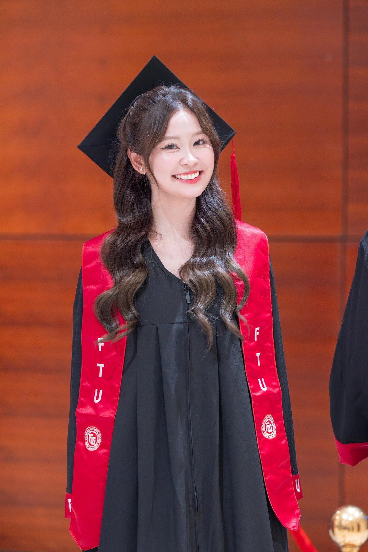 Ngay từ năm nhất, Phương Quyên đã đặt mục tiêu học nhanh, học chắc để tốt nghiệp sớm. Trong thời gian dịch COVID-19, khi nhiều sinh viên còn đang vật lộn với Zoom, Google Meet, thì cô nàng đã tranh thủ “chạy deadline” thần tốc, không để lãng phí một giây nào.