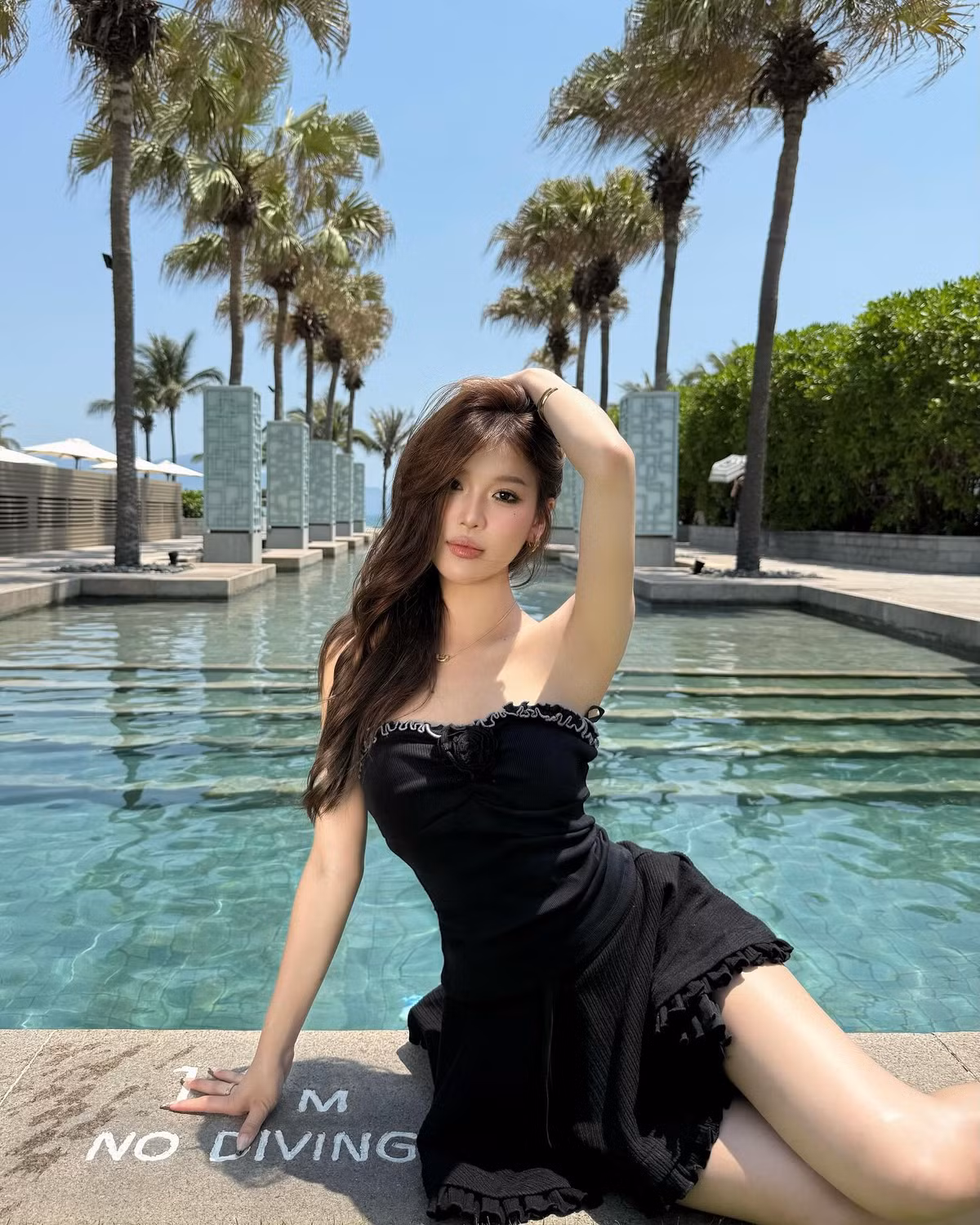 Không chỉ sở hữu vóc dáng chuẩn, làn da trắng mịn mà còn có phong cách tạo dáng tự nhiên, chuyên nghiệp, Wyn Anh khẳng định mình là một fashion icon thế hệ mới.