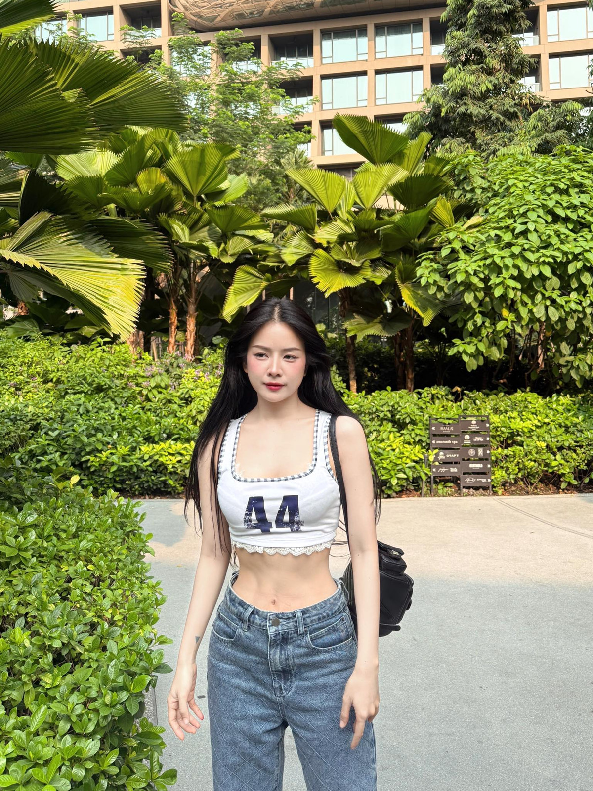 Cô không chỉ đơn thuần là “người chơi nhạc”, mà còn là người kể chuyện bằng âm thanh, biết cách đưa cảm xúc thăng hoa qua từng bản mix. Không ít lần Mie khiến khán giả phải "cháy hết mình" trong những đêm nhạc sôi động với kỹ năng điều khiển âm thanh cực kỳ chuyên nghiệp.