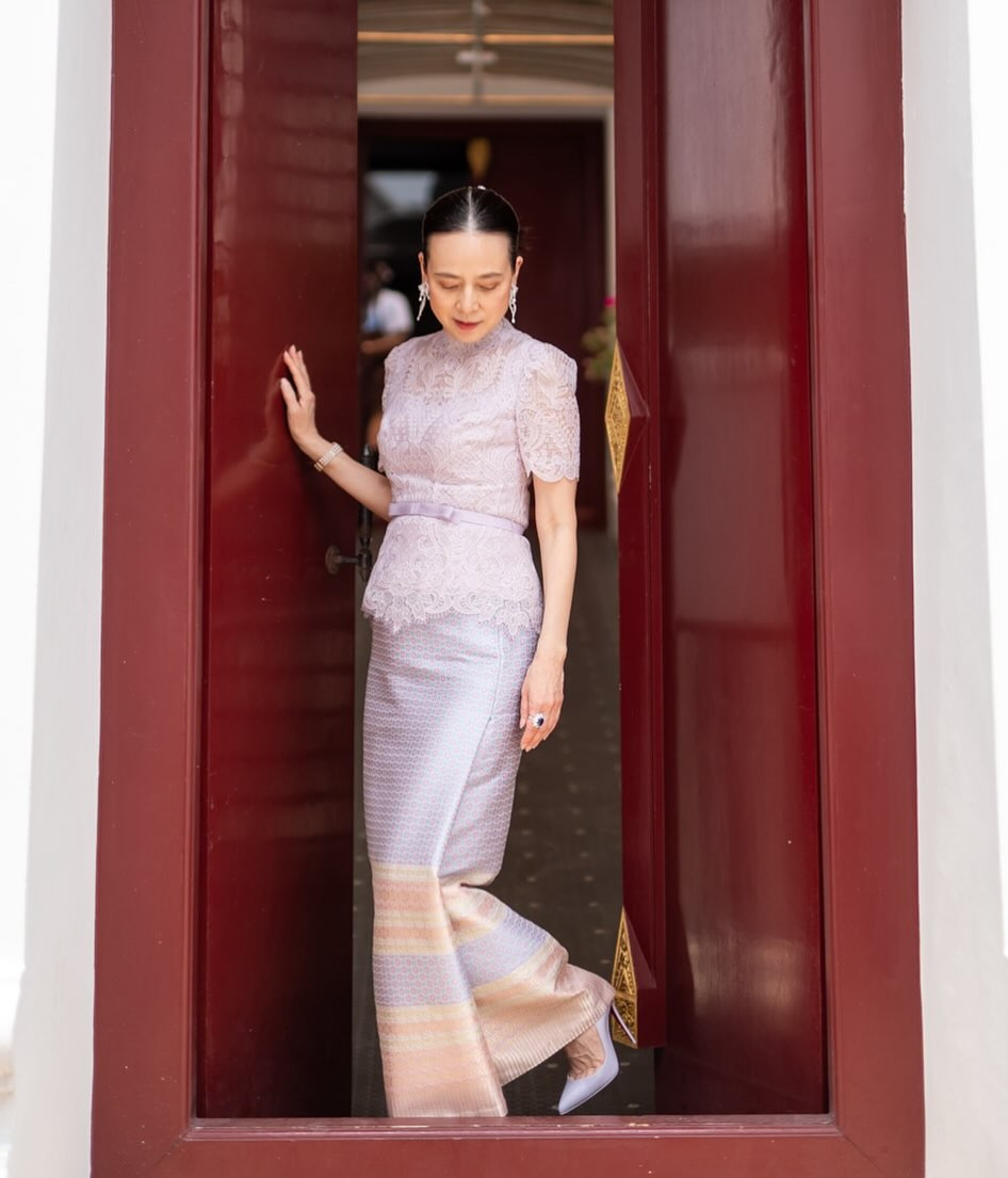 Ngay lập tức, bài đăng nhận về hàng ngàn lượt tương tác, bình luận từ người hâm mộ Việt Nam. Nhiều fan không giấu được sự phấn khích, để lại những lời chào mừng nồng nhiệt dành cho vị nữ doanh nhân tài ba của bóng đá Thái Lan.