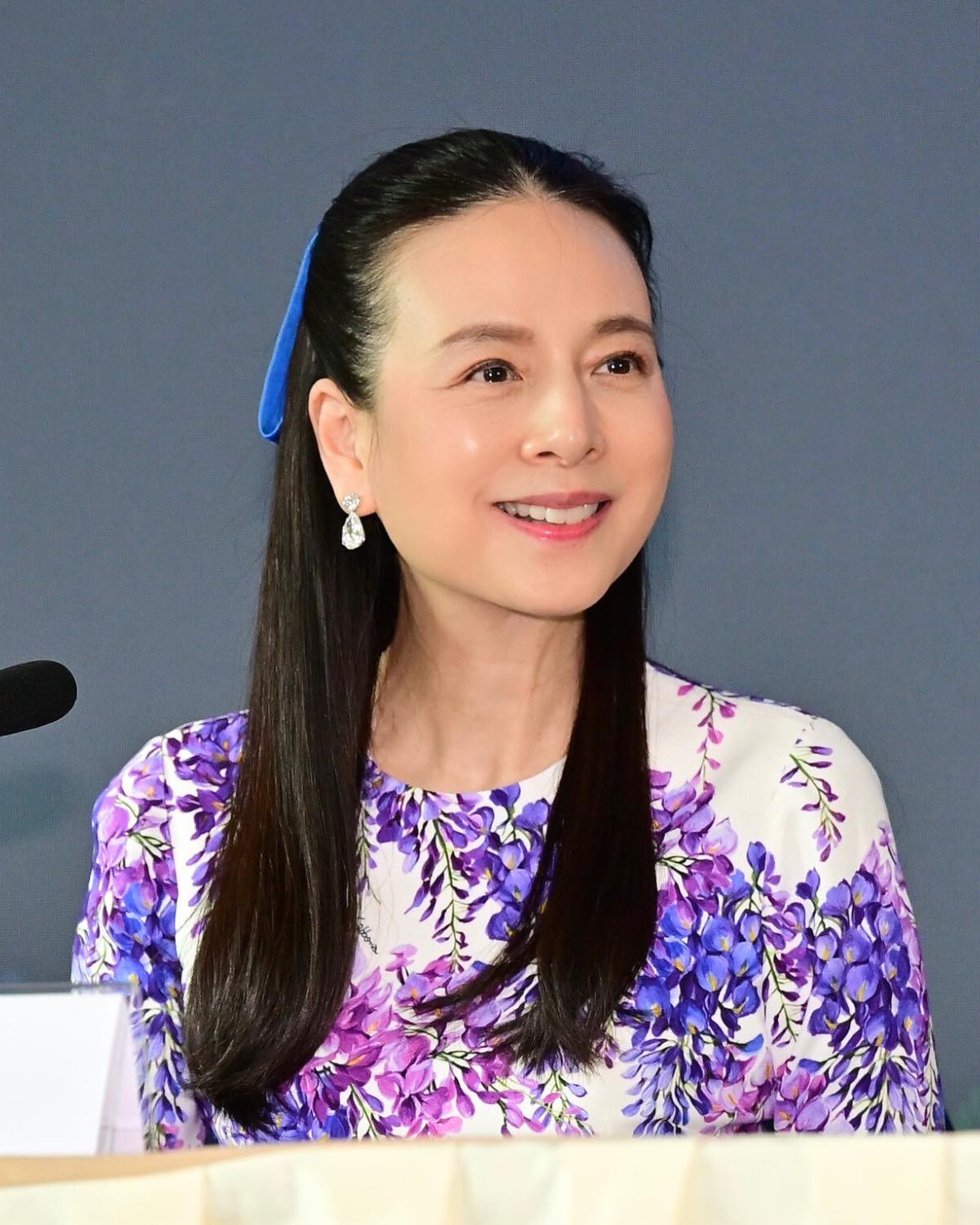 Madam Pang là cái tên không xa lạ với người yêu bóng đá Việt Nam. Bà được mệnh danh là "bông hồng thép" của bóng đá Thái Lan. Niềm đam mê và sự tâm huyết của Madam Pang với nền bóng đá xứ chùa Vàng được nhiều người kính phục. Chính vậy, thông tin mới đây Madam Pang đến Hà Nội được rất nhiều người hâm mộ Việt quan tâm.