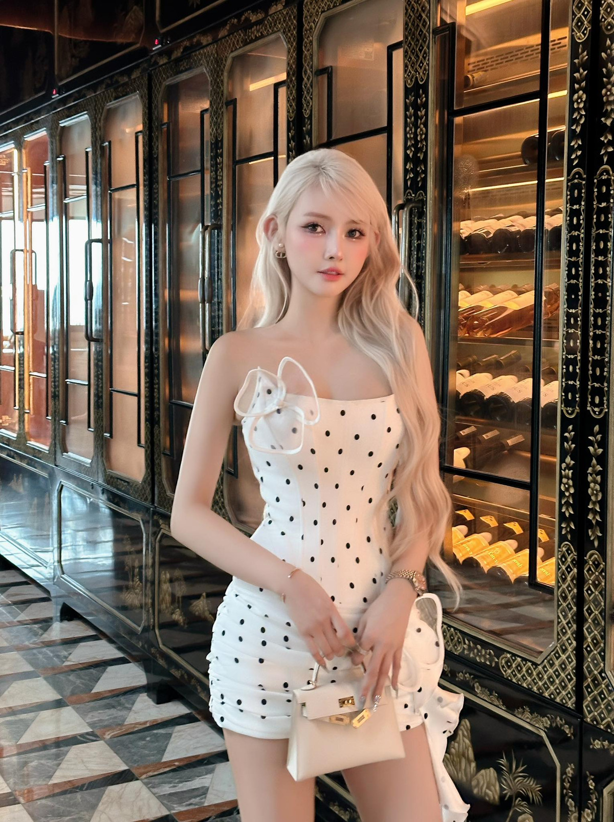 Sở hữu ngoại hình nổi bật với chiều cao lý tưởng, vóc dáng chuẩn người mẫu cùng gu thời trang đậm chất high-fashion, cô luôn biết cách khiến mình trở thành tâm điểm mỗi khi xuất hiện.