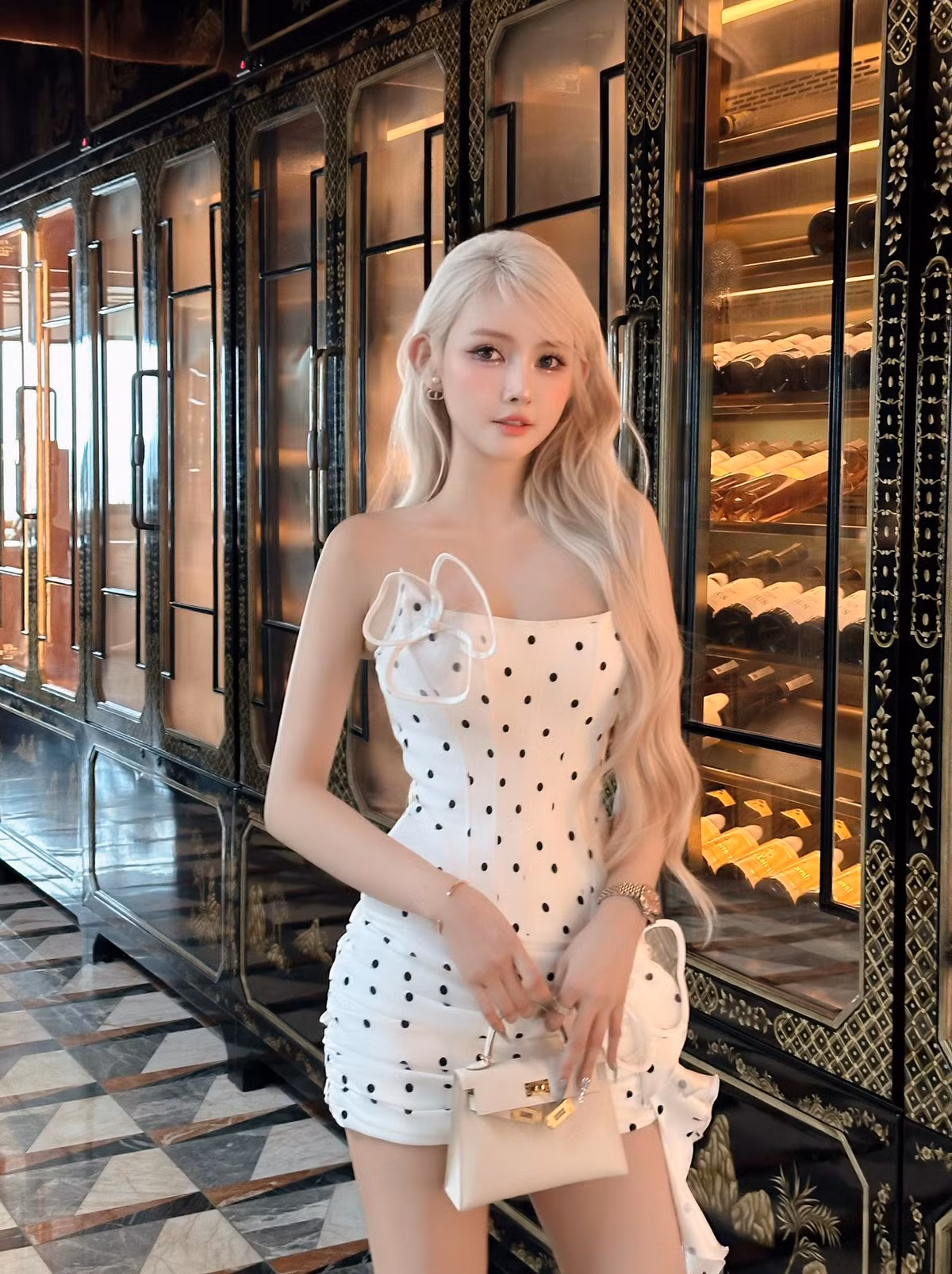 Sở hữu ngoại hình nổi bật với chiều cao lý tưởng, vóc dáng chuẩn người mẫu cùng gu thời trang đậm chất high-fashion, cô luôn biết cách khiến mình trở thành tâm điểm mỗi khi xuất hiện.