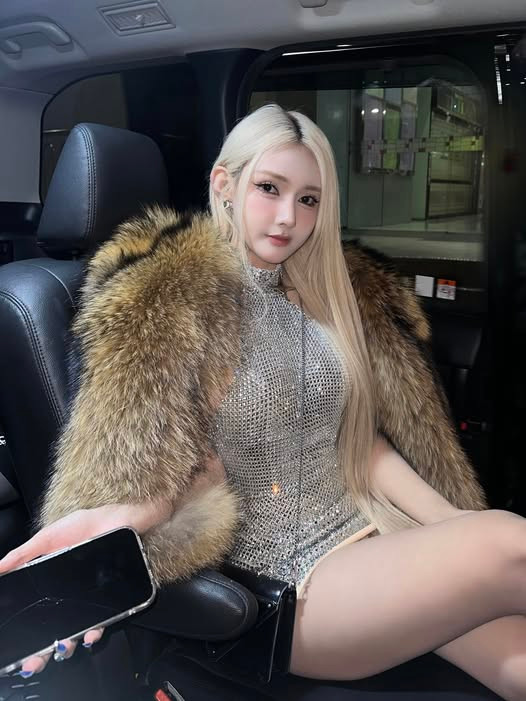 Không chỉ là một gương mặt nổi bật trong giới nightlife, DJ Jenny Yến còn được biết đến là một trong những nữ DJ có phong cách cá nhân cực kỳ cuốn hút.