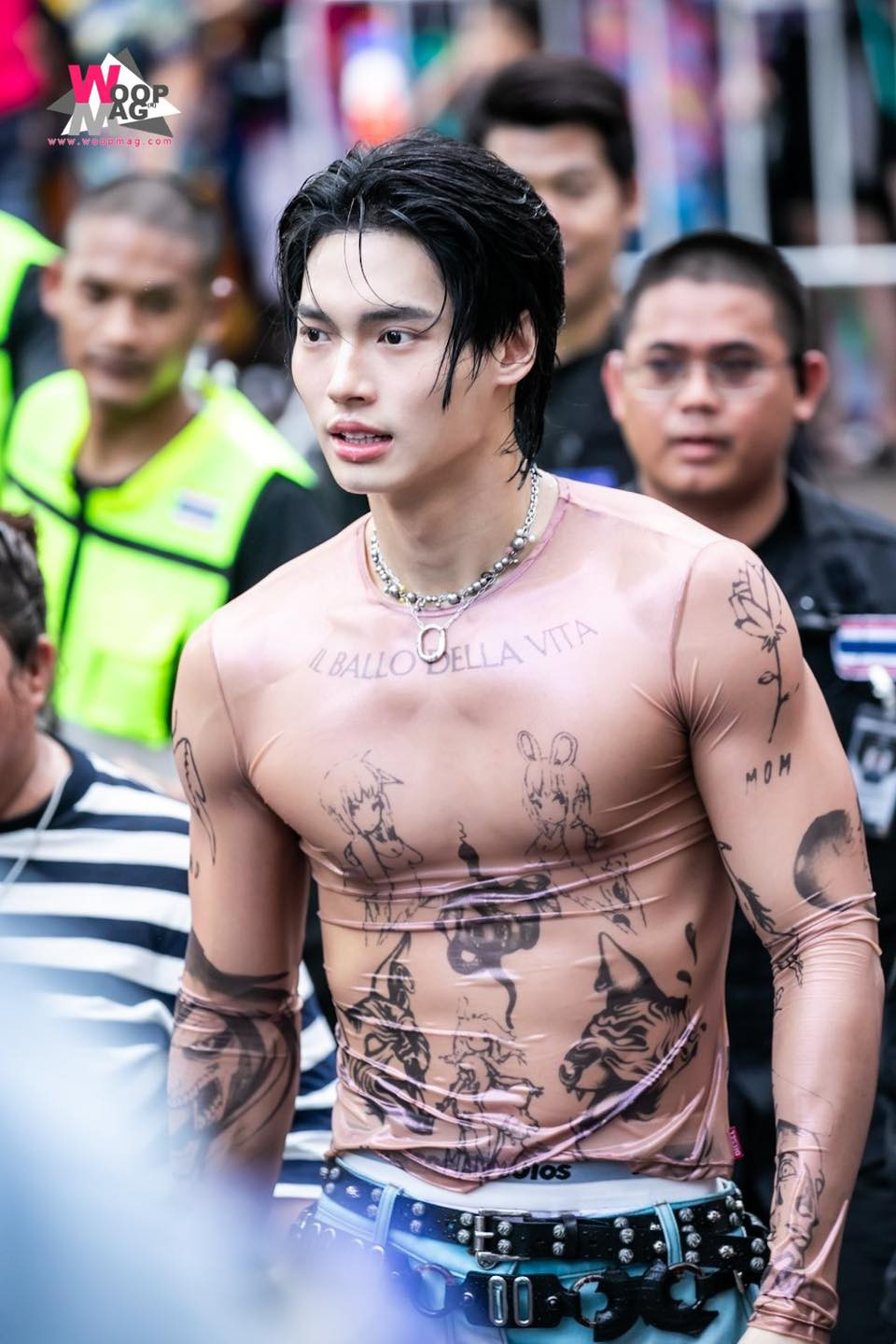 Win Metawin (SN 1999) là một trong những gương mặt trẻ đình đám hiện nay của làng giải trí Thái Lan. Tên tuổi của anh gắn liền với dự án ăn khách như: 2gether: The Series (hợp tác với Bright Vachirawit) và sau đó là Vườn sao băng (phiên bản Thái Lan).