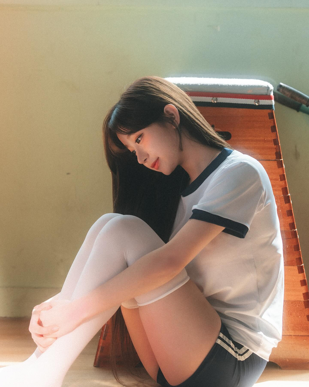 Hiện tại, tài khoản Instagram của Lee Ju Eun vượt mốc 1,2 triệu lượt theo dõi.