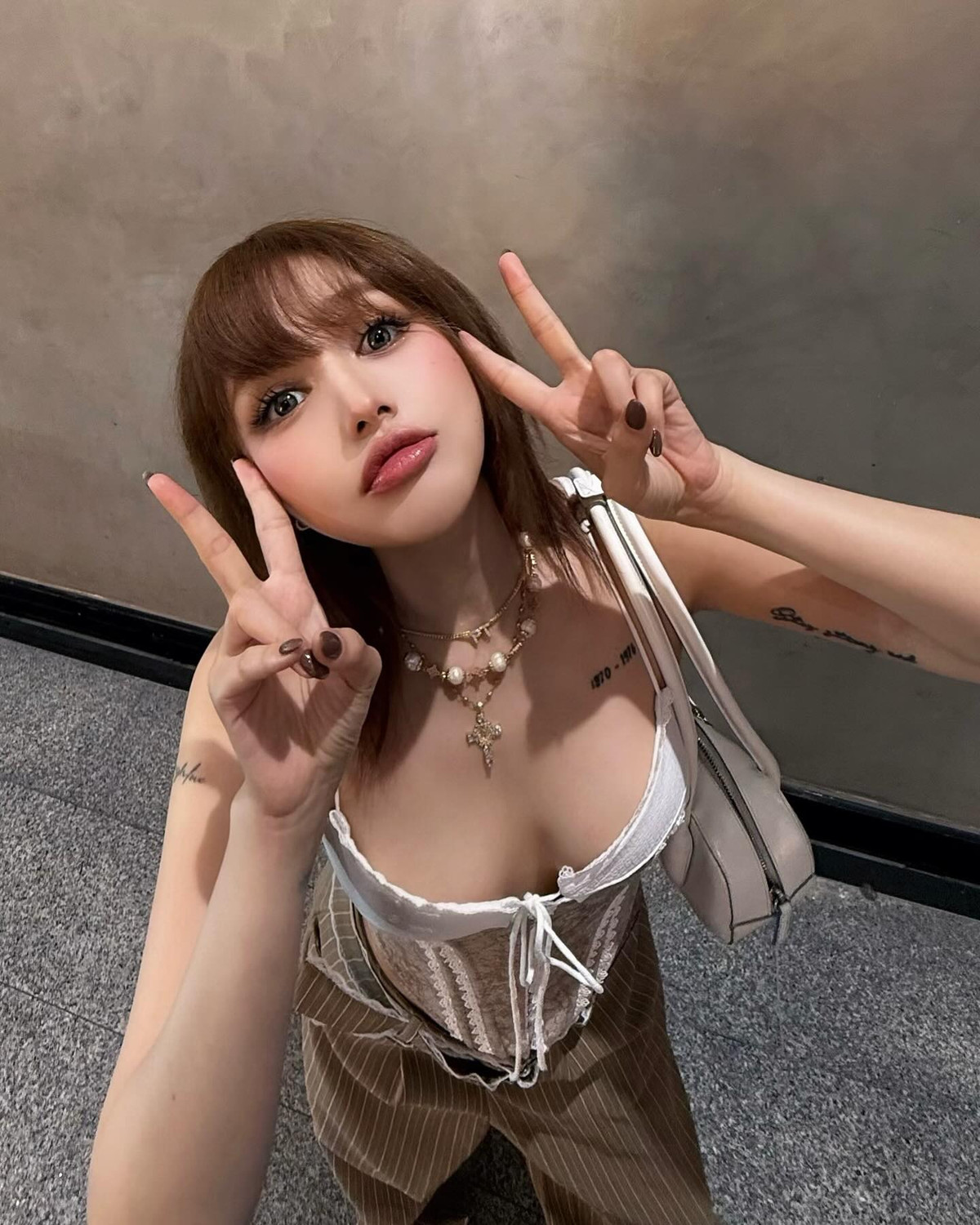 Vốn là cặp đôi cực phẩm của showbiz Việt, thời gian qua chuyện tình yêu Xoài Non và Gil Lê luôn nhận được sự quan tâm lớn.