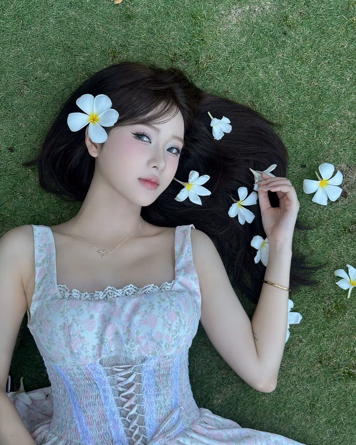 Tiktoker Diệu Linh tên thật là Nguyễn Diệu Linh, sinh năm 2004 tại Hà Nội, cô nàng nổi lên trên nền tảng Tiktok nhờ ngoại hình xinh đẹp.