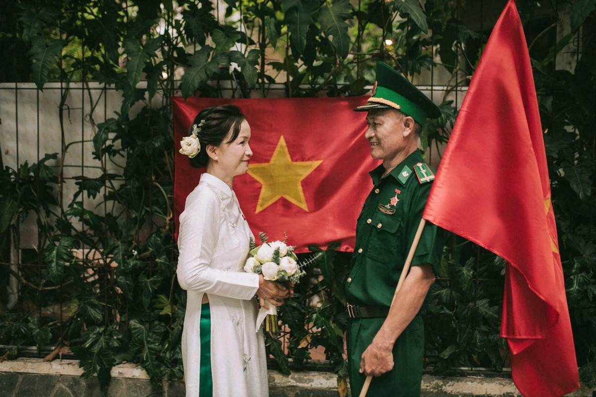 Bộ ảnh sau khi được sau khi được Nguyễn Kim Tuyến (SN 1996), con gái ông Liêm đăng tải lên mạng xã hội nhanh chóng gây sốt và nhận về nhiều bình luận cũng như chia sẻ từ cộng đồng mạng.