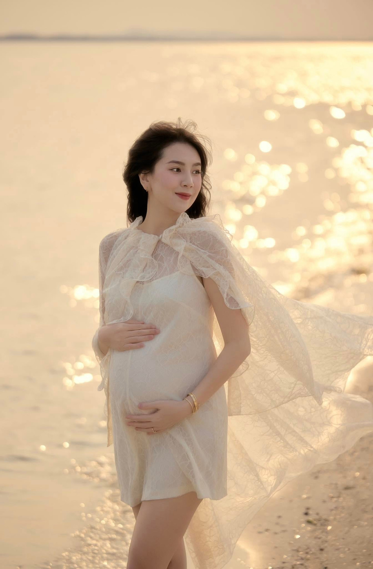 Không cần trang điểm cầu kì, nhan sắc của mỹ nhân sinh năm 1990 được khen ngợi không ngớt.