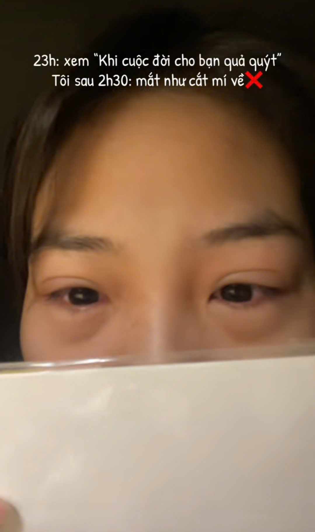 Nhiều người khóc đến nỗi như...đi cắt mí về.