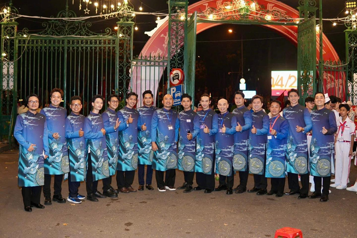 Sự hiện diện của họ không chỉ góp phần làm phong phú thêm chương trình mà còn truyền tải thông điệp về vai trò của nghệ thuật trong việc gìn giữ và phát huy giá trị lịch sử, văn hóa dân tộc.