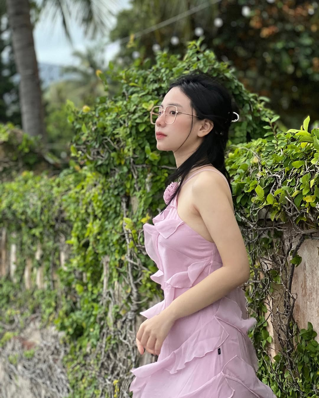 Trên trang cá nhân, Minh Thu thường đăng tải những hình ảnh về cuộc sống thường ngày, những chuyến du lịch đến nhiều địa điểm khác nhau.