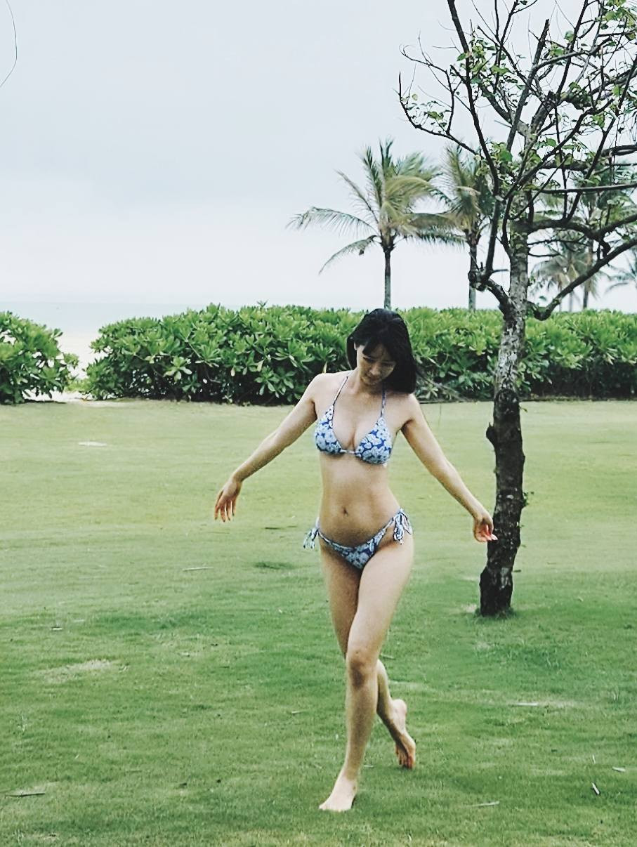 Không chỉ sở hữu vóc dáng chuẩn chỉnh, thần thái rạng rỡ, phong cách cuốn hút của cô cũng nhận được vô số lời khen từ người hâm mộ.