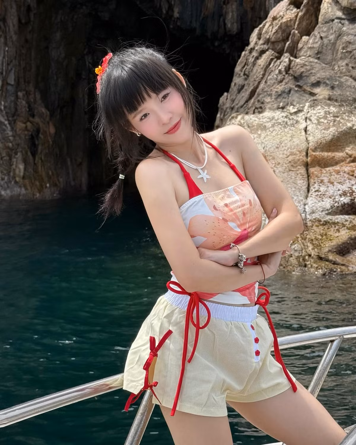 Thúy Kiều được nhận xét là cô gái có tính dễ thương, "lầy lội" nhất trong nhóm.